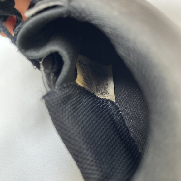 Nike Jr Phantom Venom Club IC indoor soccer shoes black/volt AO0399 007 Size 2Y - Picture 11 of 13